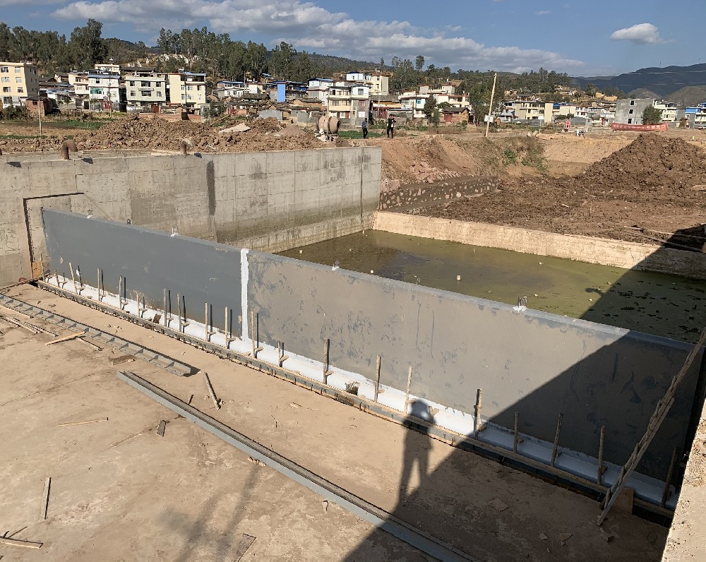 底轴驱动液压钢坝